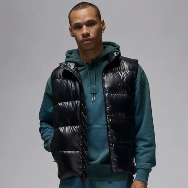 新品未使用 S ジョーダン フライト JORDAN ダウンベスト　パファー NIKE公式】ジョーダン フライト メンズ ダウン ベスト.オンライン