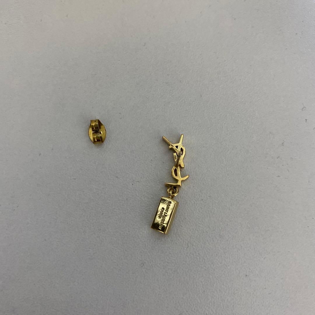 カサンドラ シングル イヤリング（メタル＆ラインストーン） - メルカリ