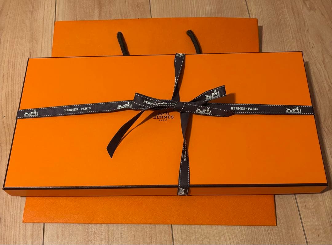 エルメス　カシミヤ　マフラー 《ヌー・マラン》