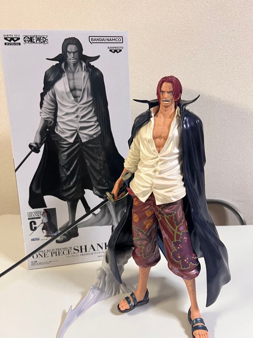 ワンピース バンプレくじ プレミアム シャンクス C賞 メタリックカラー