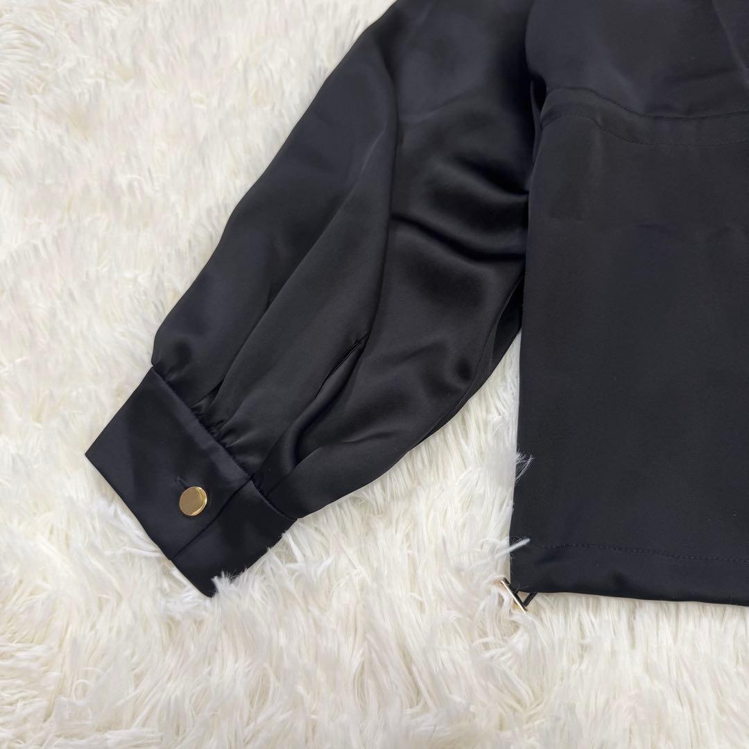 美品 2023年 グレースコンチネンタル トリアセサテンフーディー