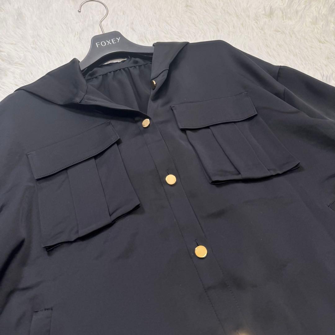 美品 2023年 グレースコンチネンタル トリアセサテンフーディー