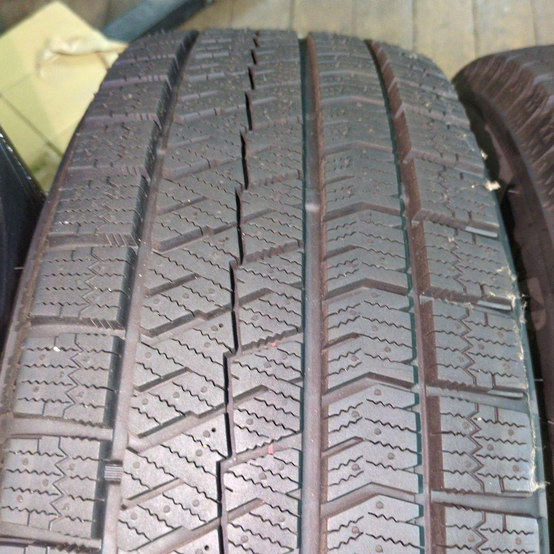 ジ*ム様 手渡可　美品　2022年　9分〜　BSスタッドレス　VRX2　215/