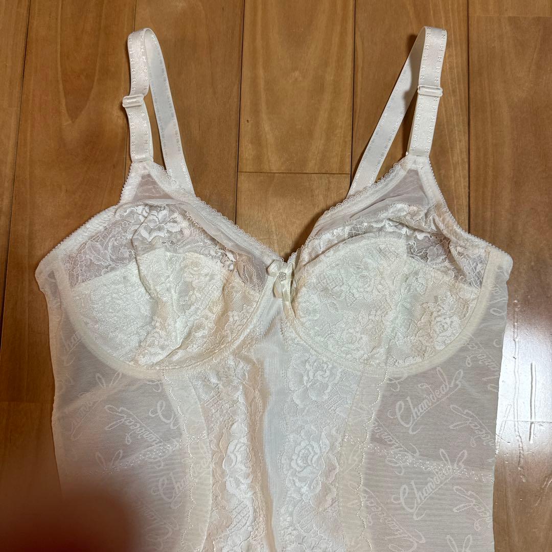 新品】シャンデール ボディスーツC85くびれ 補正下着 矯正下着 - メルカリ