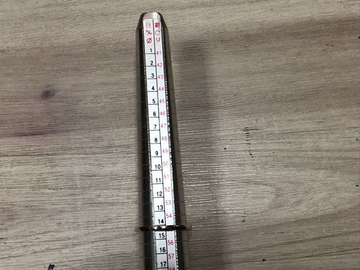 最終値下げ QVC 18KWG テーパーダイヤモンドリング 保証書付 ⑥ - メルカリ