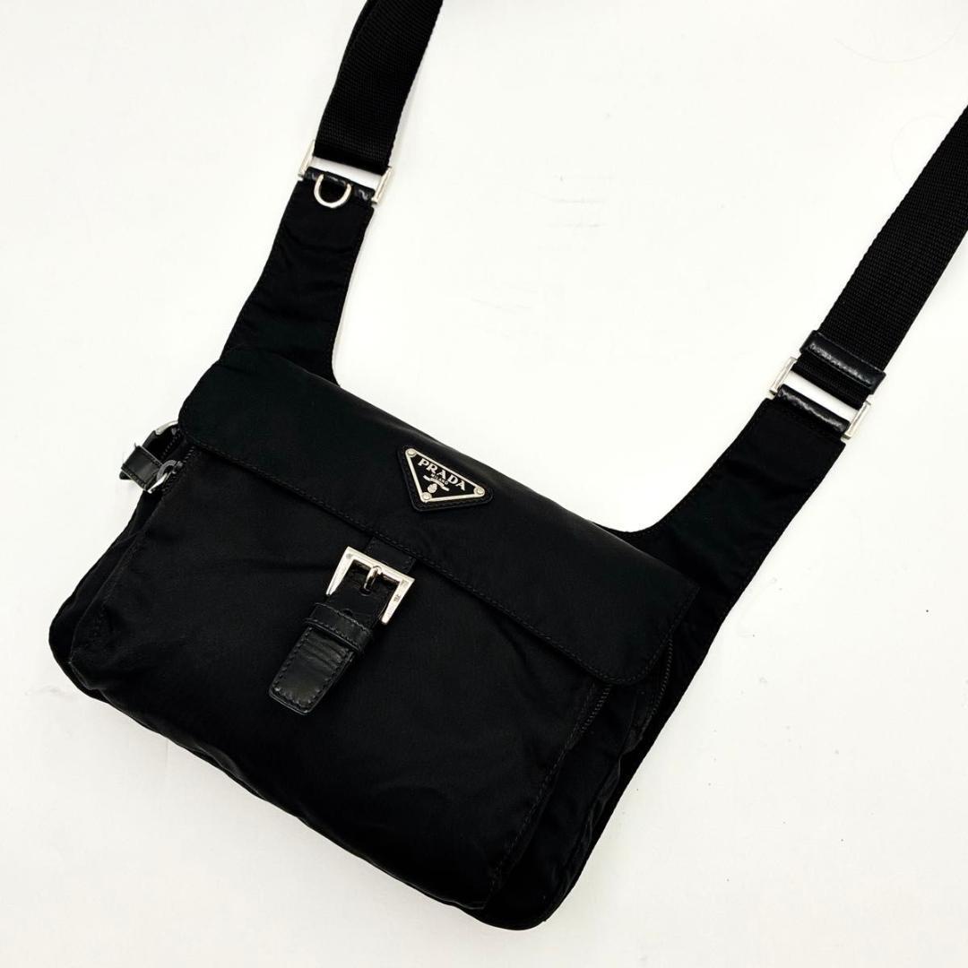 極美品 プラダ ショルダーバッグ 三角ロゴ ナイロン BT0521 白タグ 黒 PRADA（プラダ） 極 美品 希少品 三角ロゴ 金具 テスート ナイロン