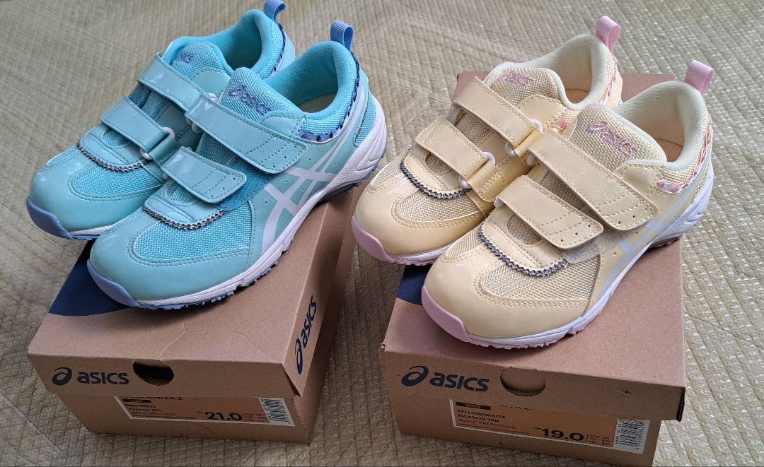 専用出品　新品　アシックス　19.0cm/21.0cm ASICS（アシックス） ランニングシューズ 1011B882 ゲルコンテンド9