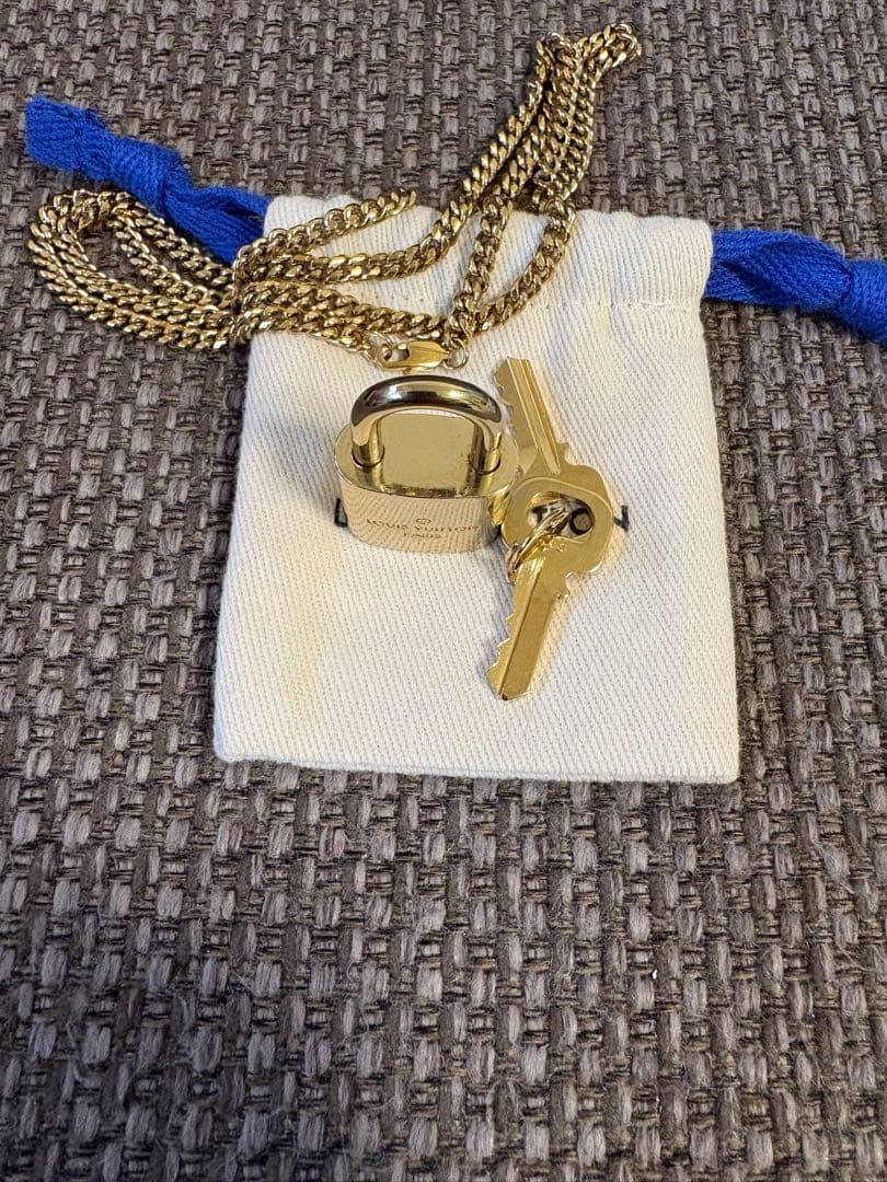 極美品ルイヴィトン パドロック カデナ ネックレス チェーン付き
