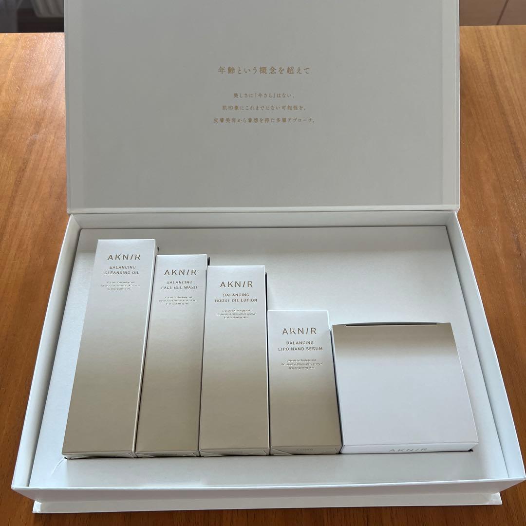 アクニー　基礎化粧品　5点セット Amazon | AKNIR アクニー ヘア シャンプー トリートメント セット +