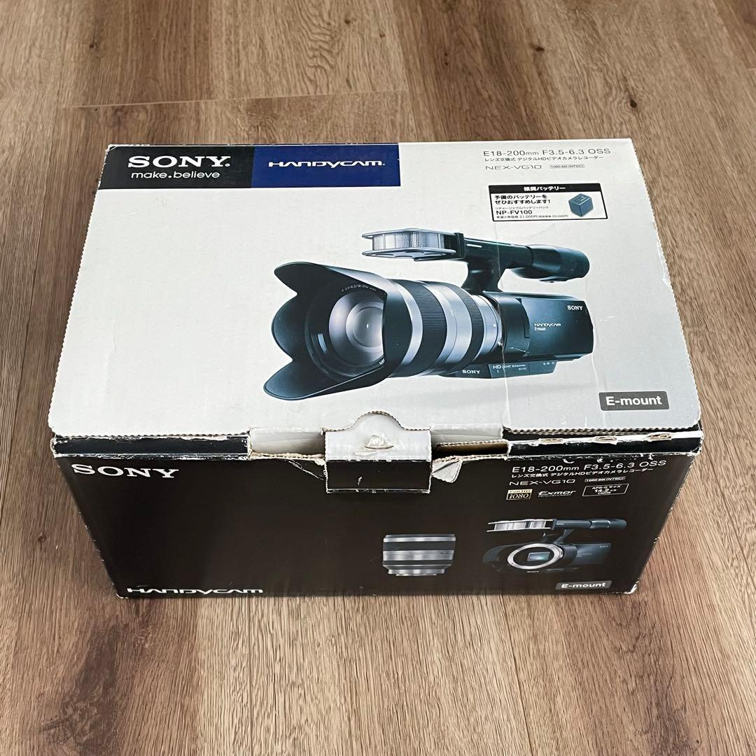 ハンディカム レンズ交換式 デジタルHDビデオカメラ NEX-VG10 米Sony、初のレンズ交換式ハンディカム「NEX-VG10」発表 - ITmedia NEWS