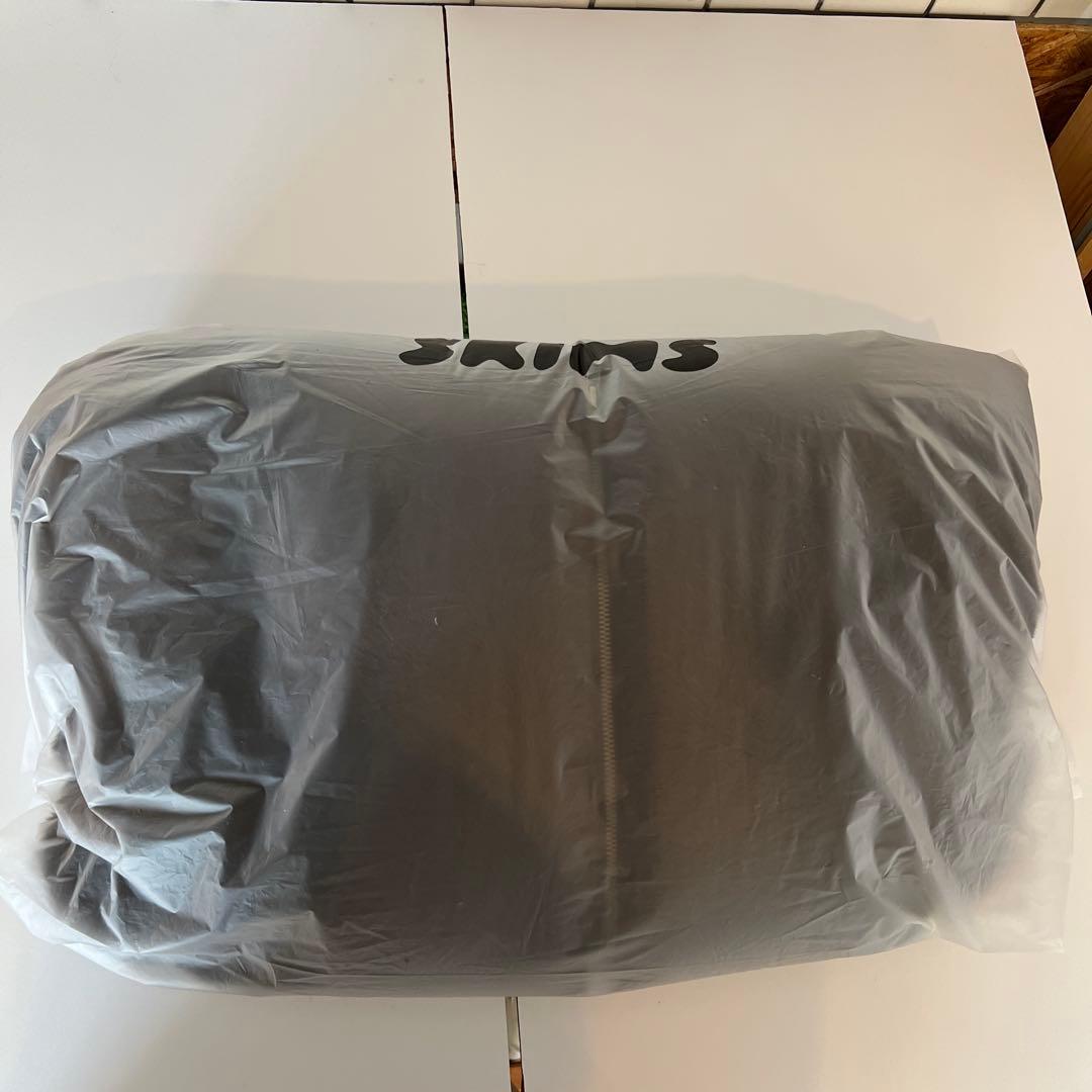 【最終値下】twiceモモ新品SKIMS FUR ZIP UP JK (S)