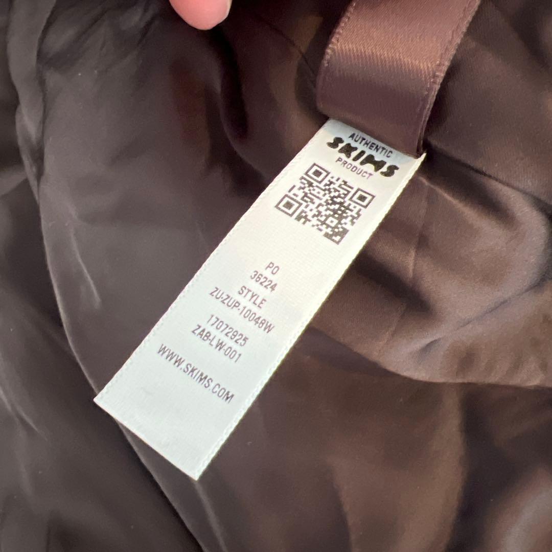 【最終値下】twiceモモ新品SKIMS FUR ZIP UP JK (S)