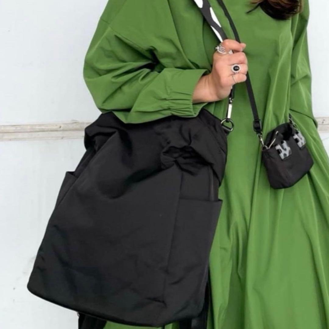 極美品 イアパピヨネ 柄ワイドテープリュック＆ショルダーバッグ