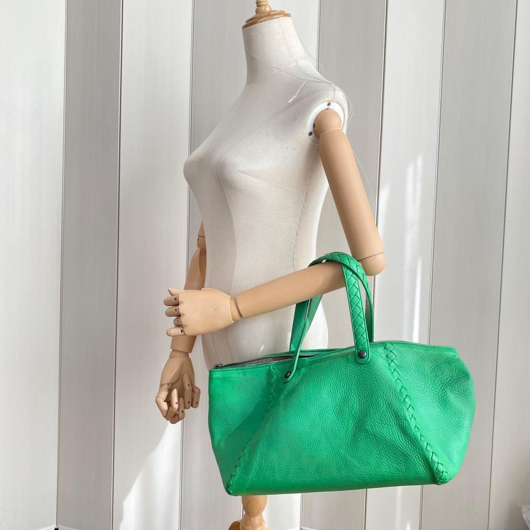 ボッテガヴェネタ グリーントートバッグ イントレチャート 編み込み