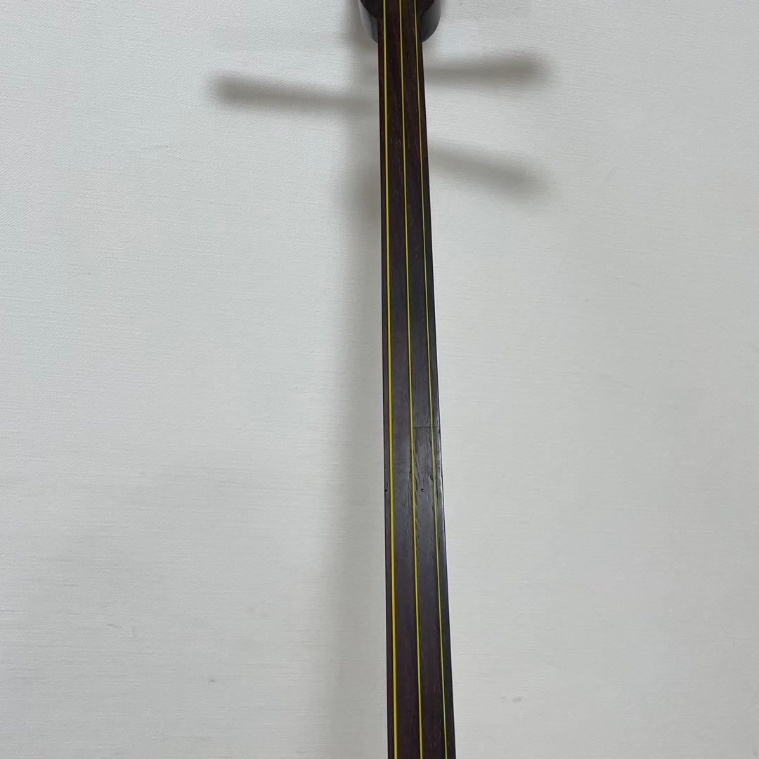 ☆良品☆ 三味線 細棹 紫檀 丸打胴 和楽器 長唄 人工皮 新品弦交換済み