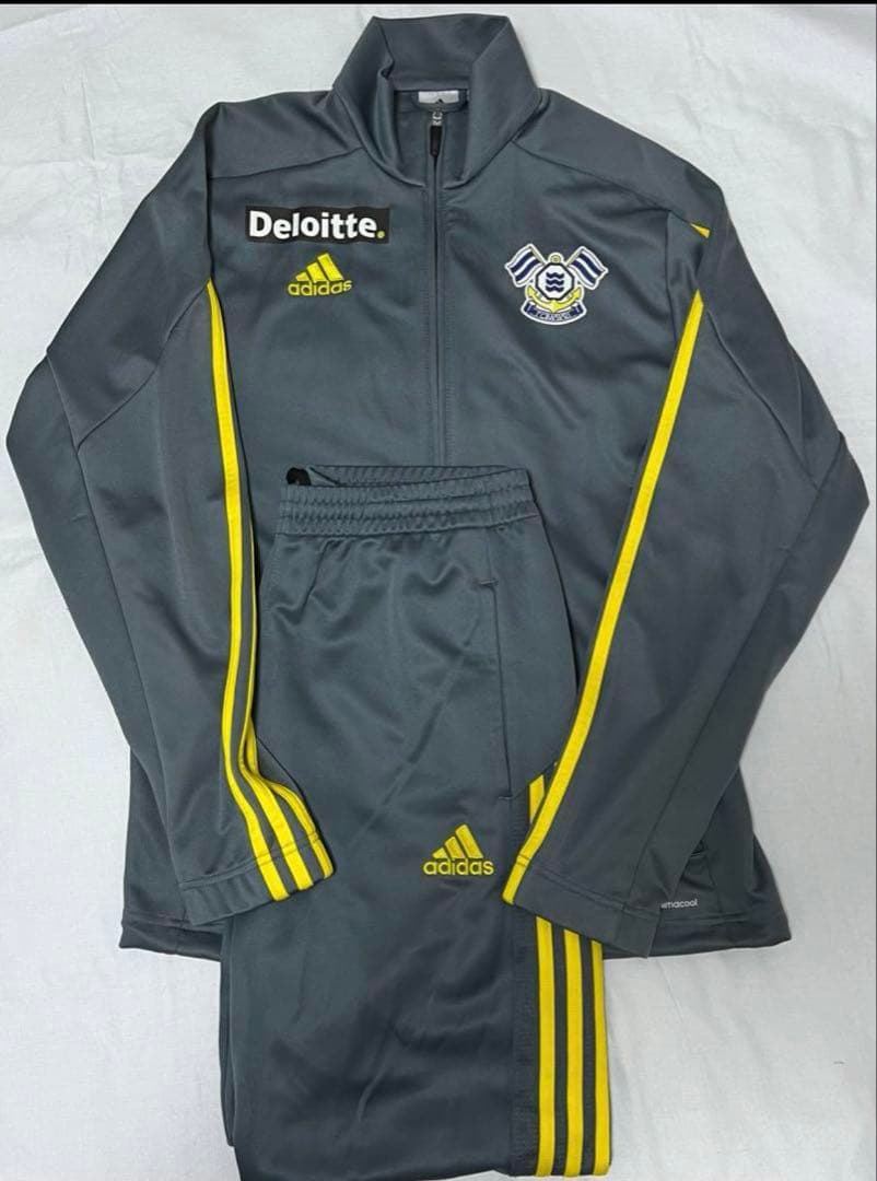 非売品FC今治選手支給品ジャージ上下セット⚽️ - メルカリ