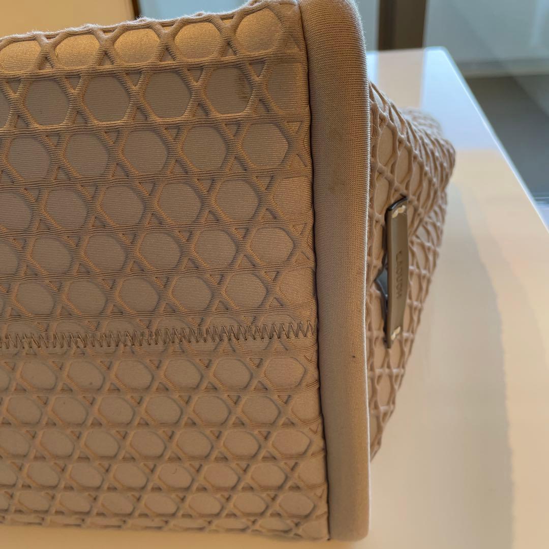 ♡極美品✨LAQUOH ラクーオ エンボスボンディング トート ♡ - メルカリ