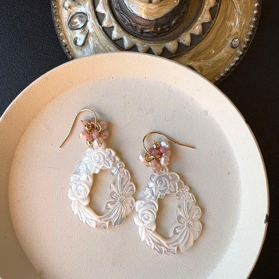 《1点限定》MOPフラワーカービング＆ピンク淡水パール＊フローライトピアス