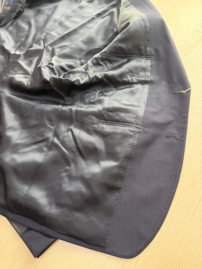 シャア様専用 未使用 LARDINI ウールスーツ 50 ミッドナイトブルー