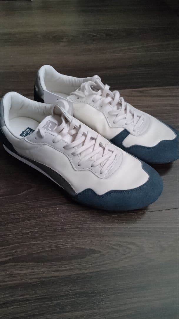 最終値下げ新品オニツカタイガー セラーノCL - メルカリ