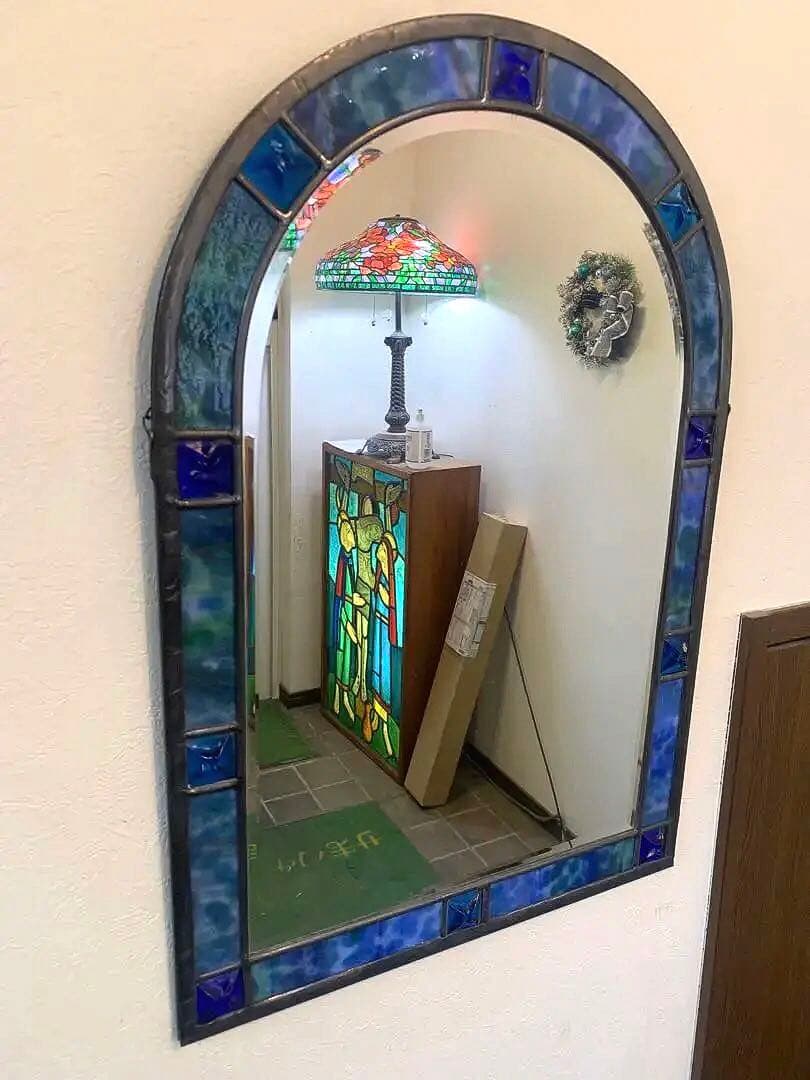 壁掛け鏡　5mm厚の面取り鏡に10個のカットジュエル　ステンドグラス Miruge 八角形ウォールミラー（ジュエル） 壁掛け鏡 幅51cm 【送料無料