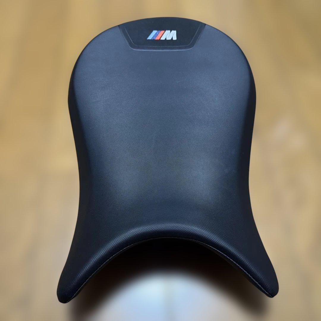  M1000R 装着シート　足付き向上　Mローシート　S1000RR BMW M1000R 装着シート 足付き向上 Mローシート S1000RR - メルカリ