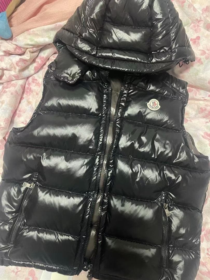 Moncler極希少✨ ブラック フード付きダウンベスト MONCLER（モンクレール） 【超美品】モンクレール SUMIDO スミド