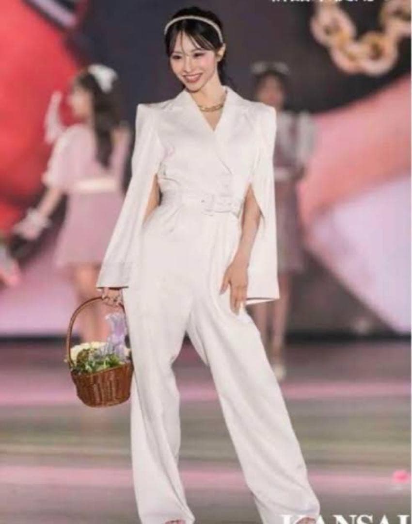 ロイヤルパーティー 関コレ 門りょう ベルト付きケープ風