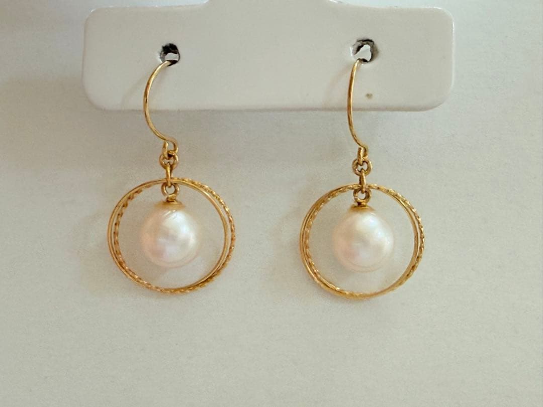 新品タグ付きK18 アコヤ真珠 6mm 正円 照り良好揺れ フックピアス 楽天市場】パール フック ピアス アコヤ 真珠 6mm (K18) (K18PG