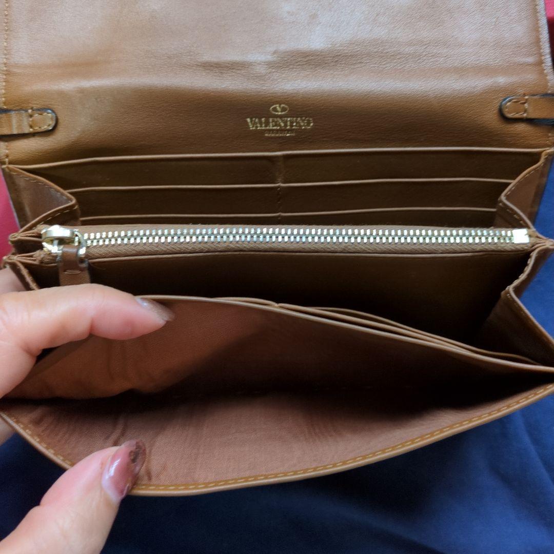 VALENTINOガラヴァーニ 長財布 スタッズ パイナップル