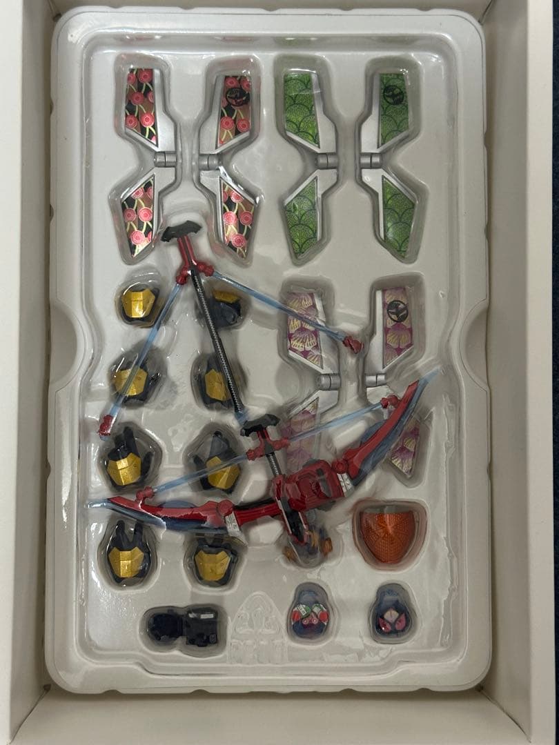 S.H.Figuarts 真骨彫製法 仮面ライダー鎧武 ジンバーレモンアームズ