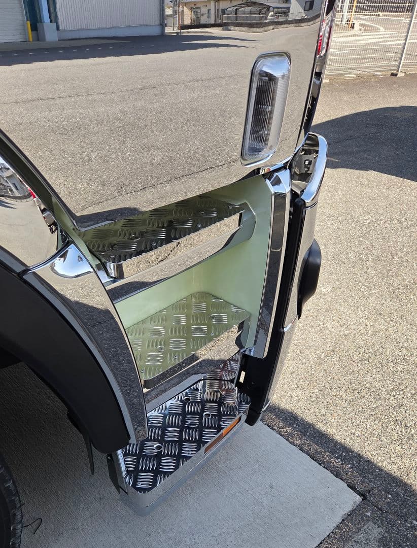 24スーパーグレート サイドステップアルミ縞板×鏡面ステンボルトナット