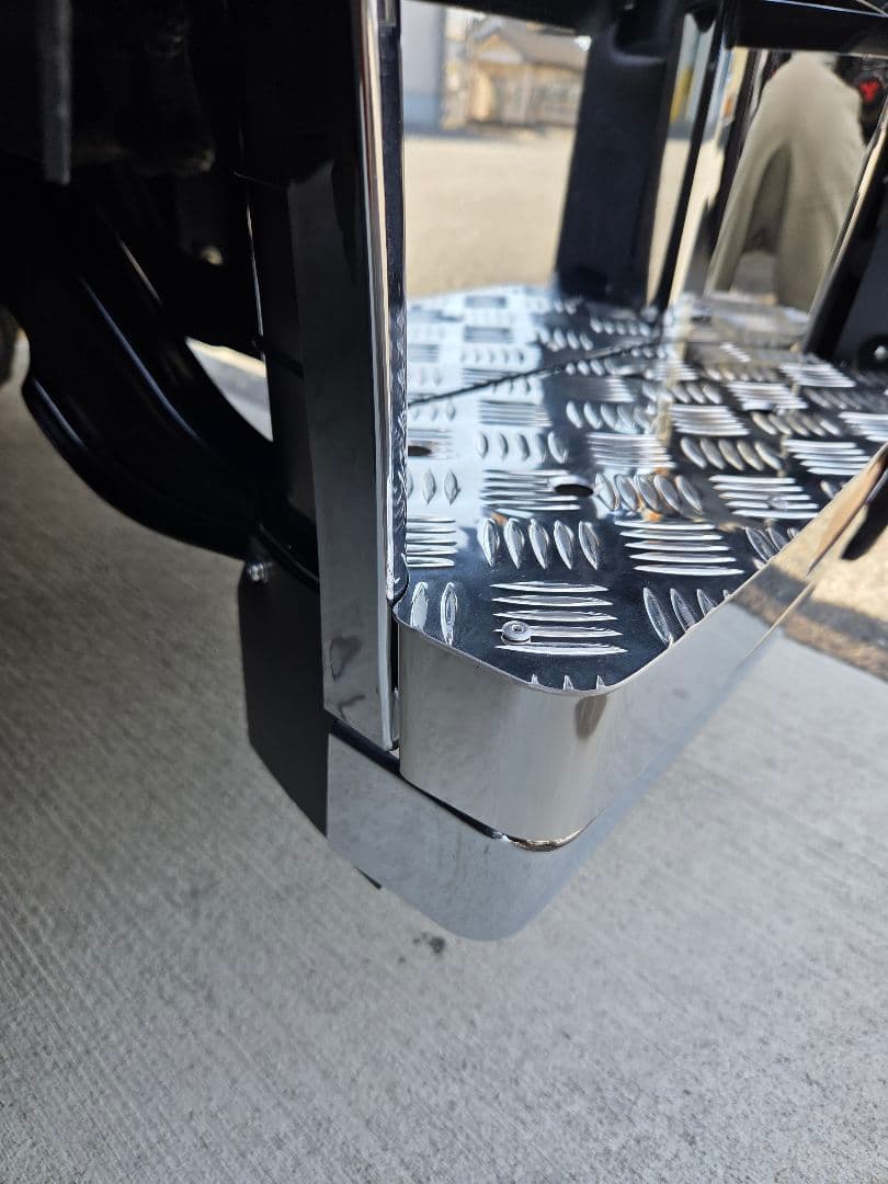 24スーパーグレート サイドステップアルミ縞板×鏡面ステンボルトナット