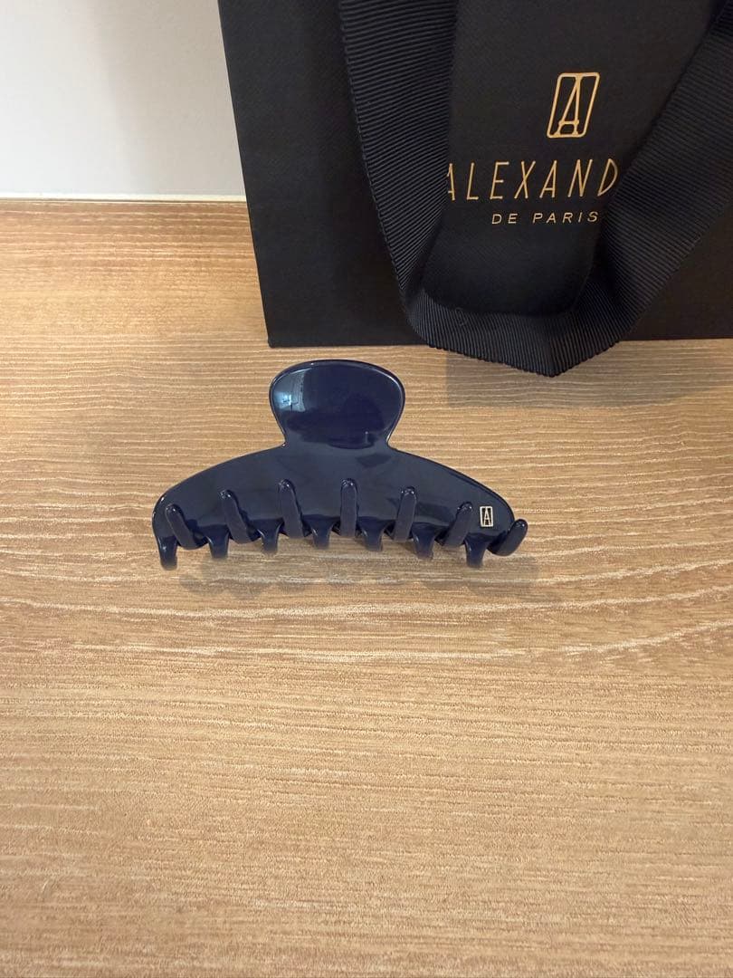 k*u様 ALEXANDRE DE PARIS ネイビー ヘアクリップ　Mサイズ ALEXANDRE DE PARIS（アレクサンドル ドゥ パリ） ALEXANDRE DE PARIS