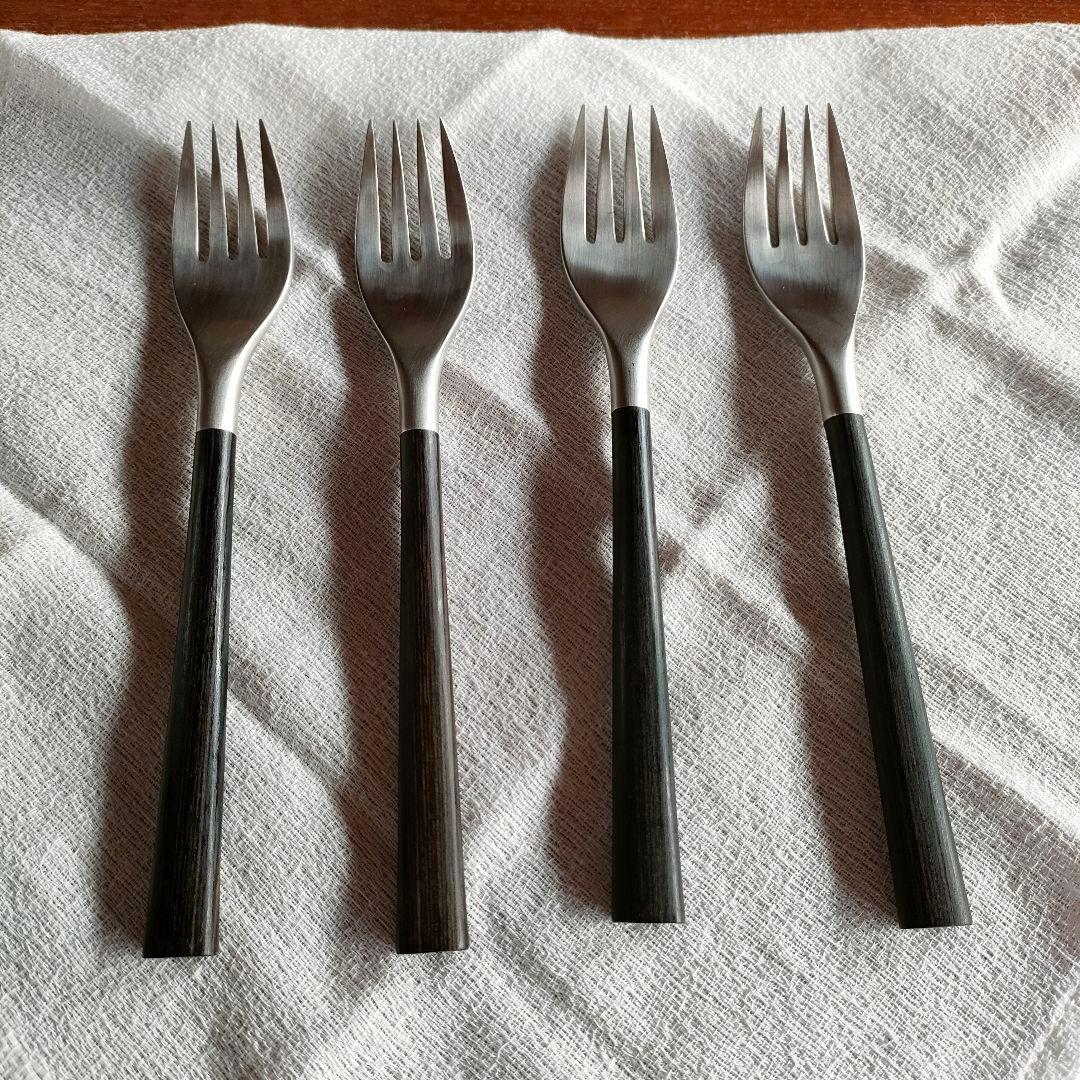柳宗理　黒柄カトラリー デザートフォーク4本刃　 4本セット 柳宗理 sori yanagi/cutlery/黒柄 カトラリー/デザートフォーク4本刃