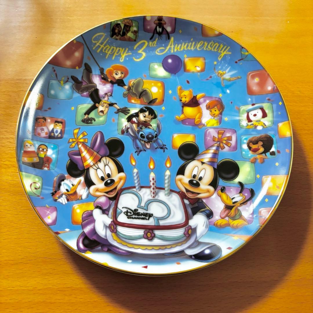 新品！ ディズニー チャンネル 3周年記念 Disney 皿 外箱付 非売品
