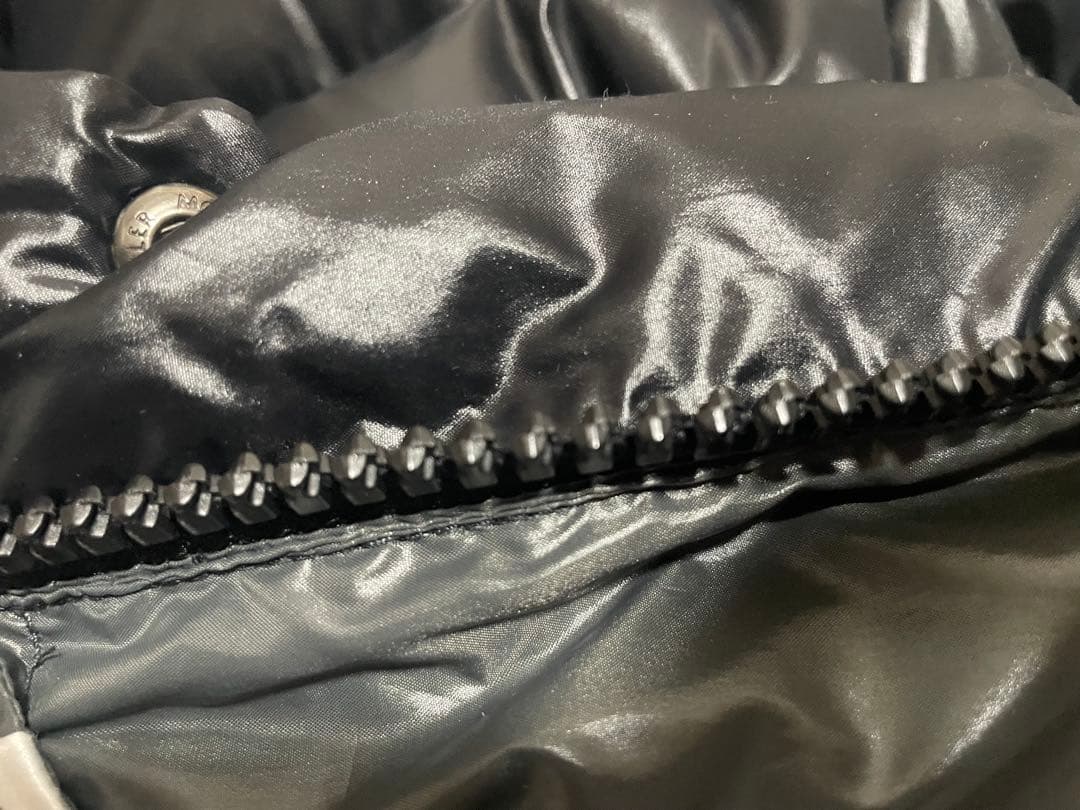 モンクレール エバー シャイニーブラック サイズ1 袖のゴムの伸び少