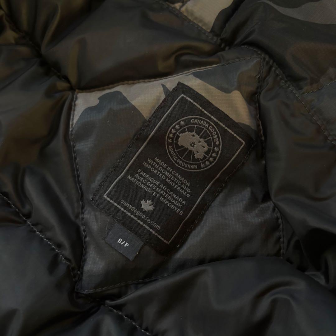 超希少モデル❗️】カナダグース ブラックロゴ ダウンジャケット カモ