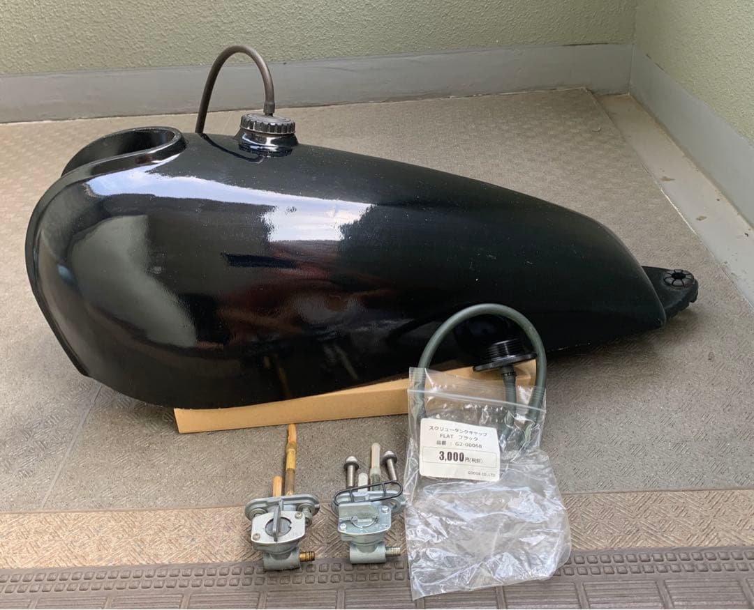 GOODS FRP ティアドロップビンテージタンク SR400 SR500 黒 - メルカリ