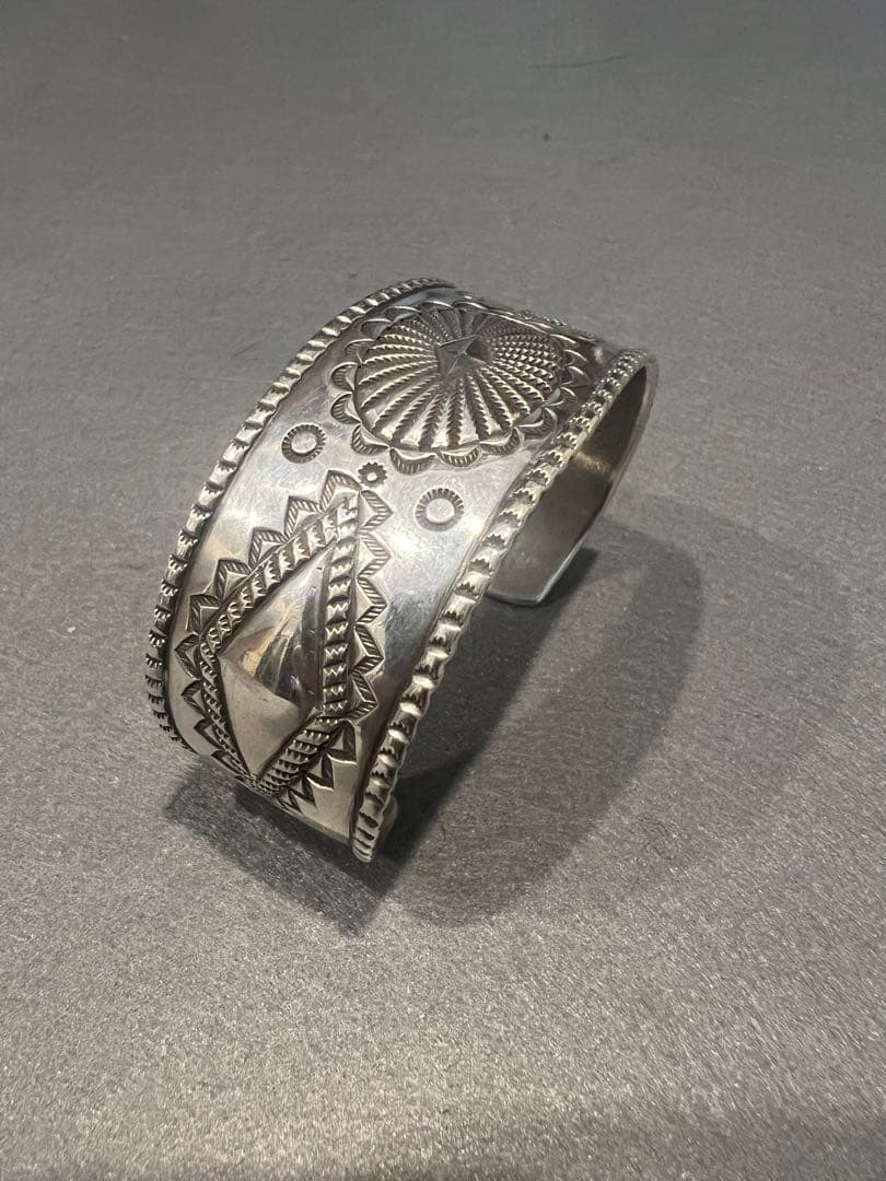 Perry Shorty ペリーショーティー バングル コインシルバー ナバホ