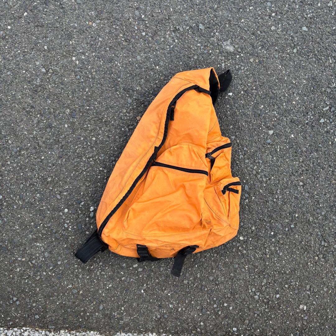 00s ストアタグ oldgap スリング ワンショルダーバッグ シティー 00s Y2K GAP オールドギャップ スリングバッグ ワンショルダー グレー