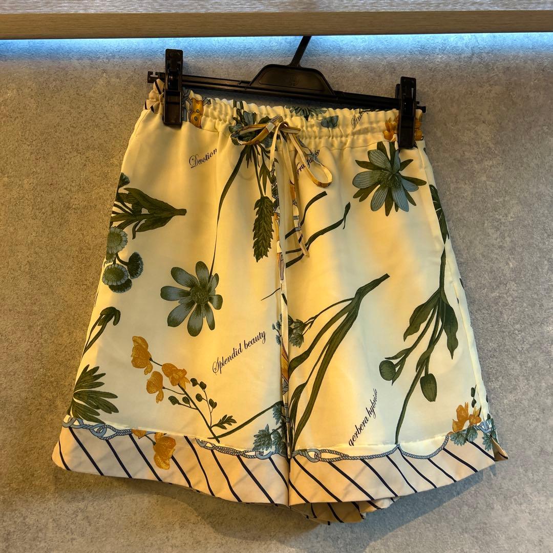 美品　manipuri ショートパンツ　花柄　マニプリ　Free size 楽天市場】//【美品/定価3.9万】マニプリ manipuri フラワープリント