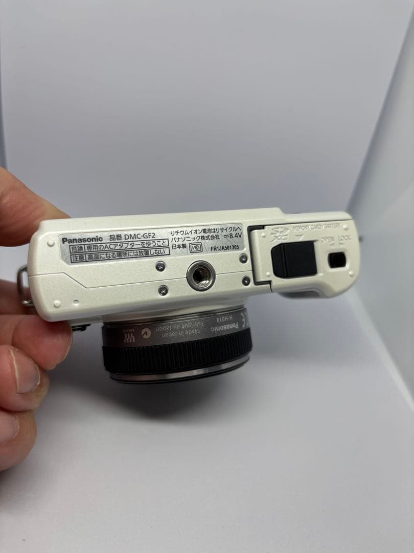 Panasonic GF2 ホワイト ダブルレンズキット❤️GF2 標準レンズキット