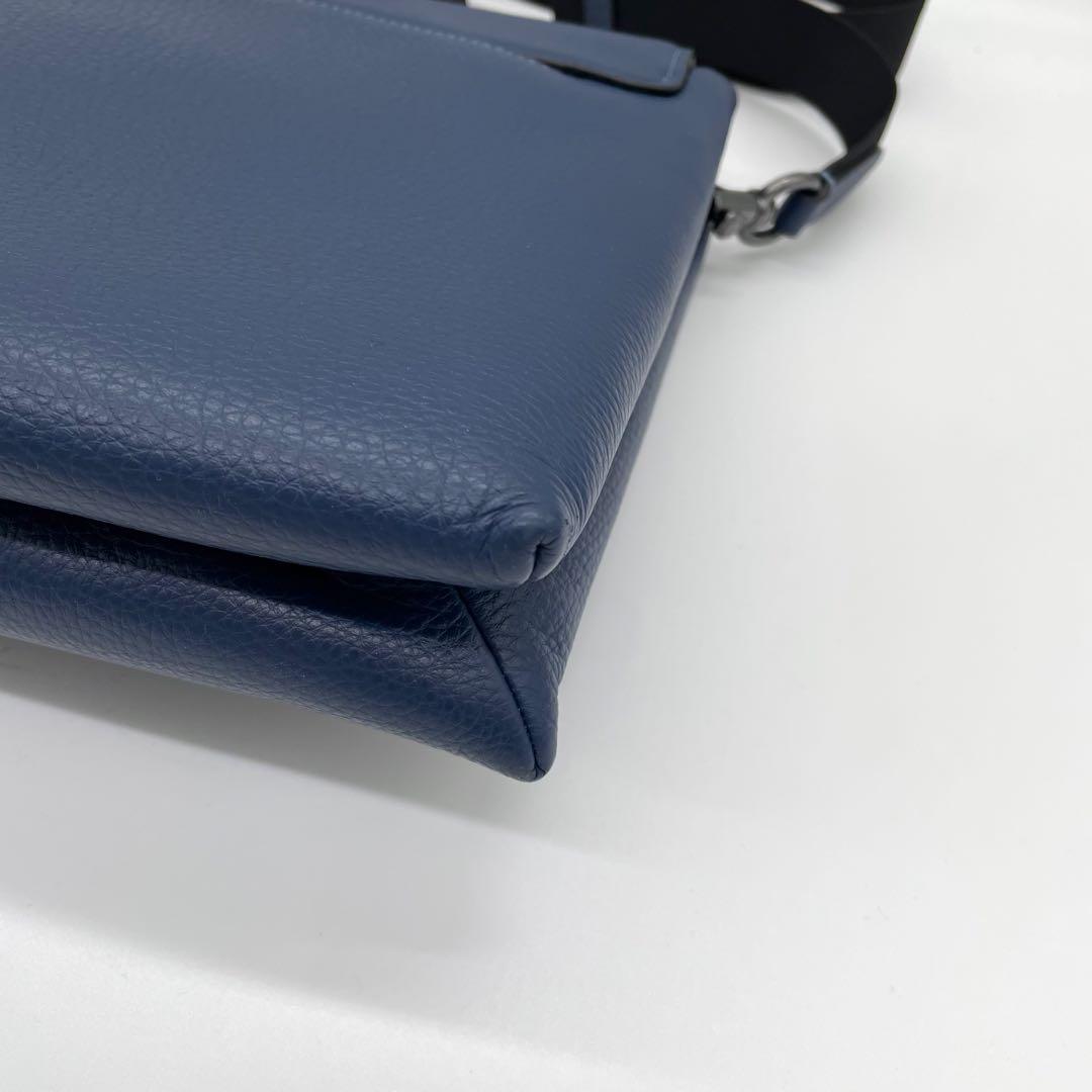 未使用級】コーチ ケイレブ メッセンジャーバッグ ガンメタ レザー 青