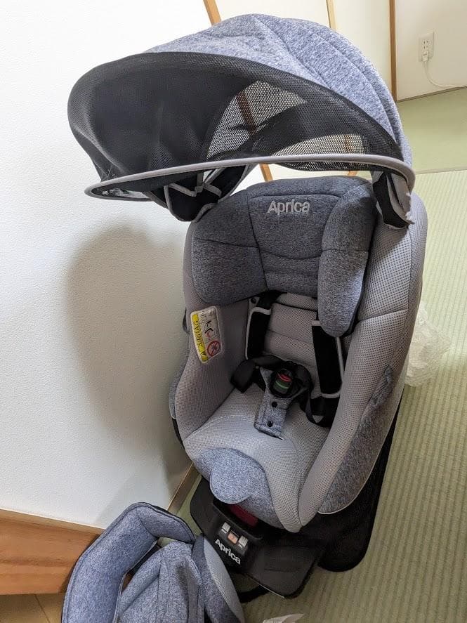 アップリカ 美品クルリラAC チャイルドシート＋車保護マット付き-買取安い