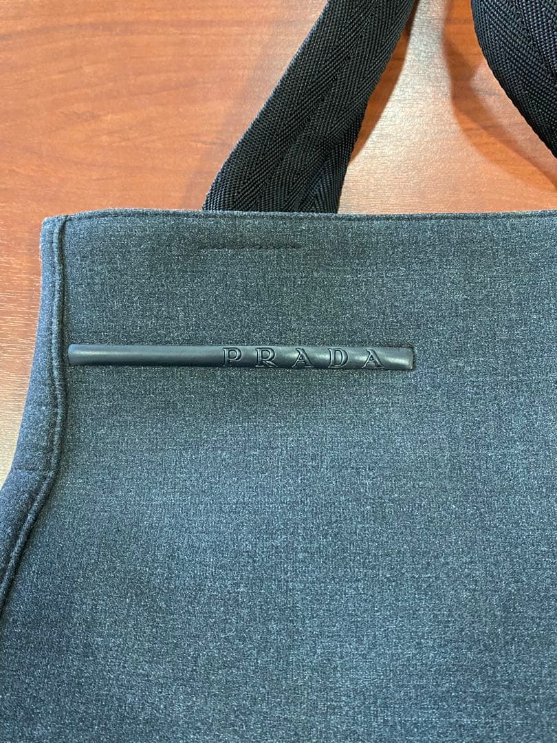 しげさん様 プラダ スポーツ トートバッグ グレー - メルカリ