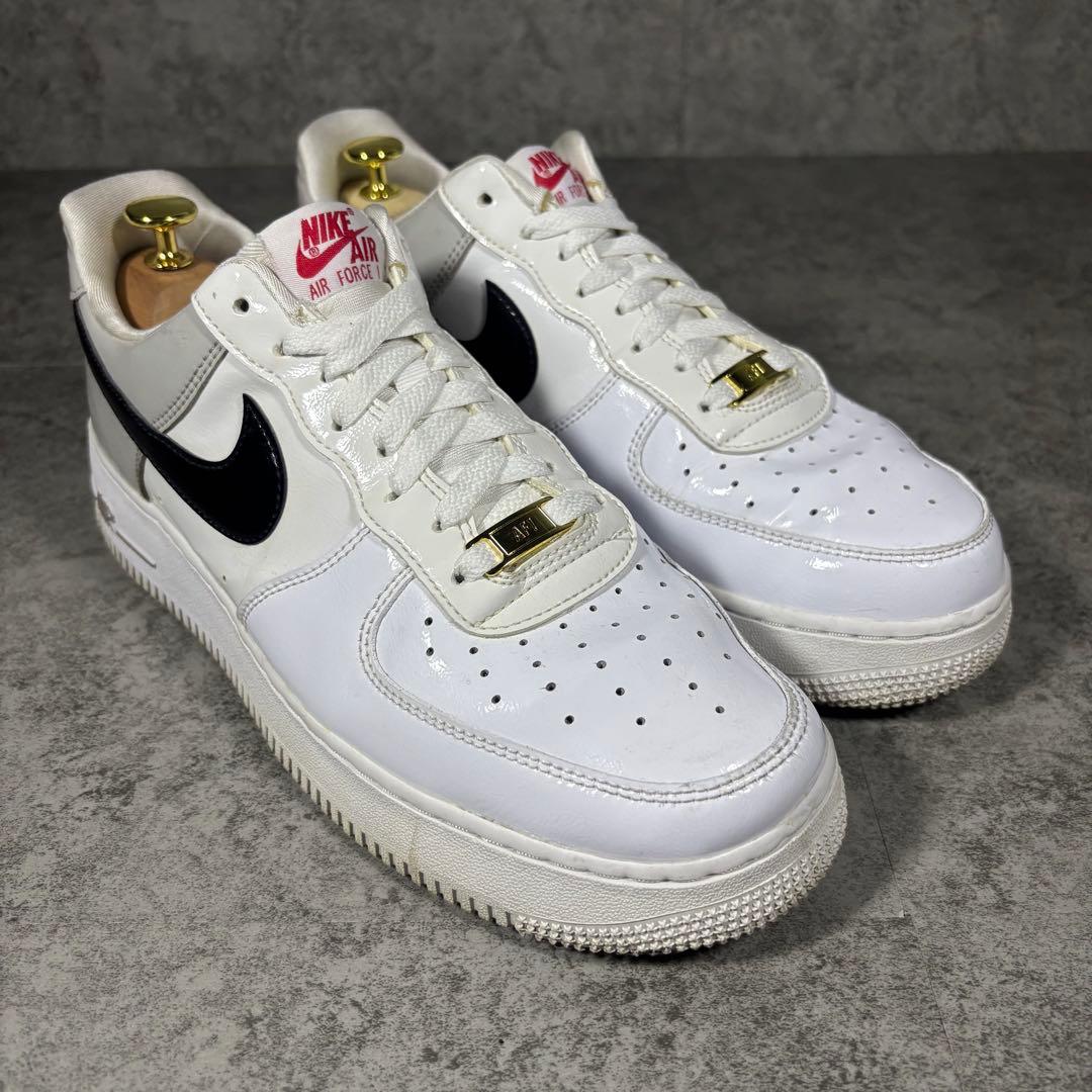 希少NIKE AIR FORCE 1 '07 27.5 刺繍赤ロゴ ゴールド金具