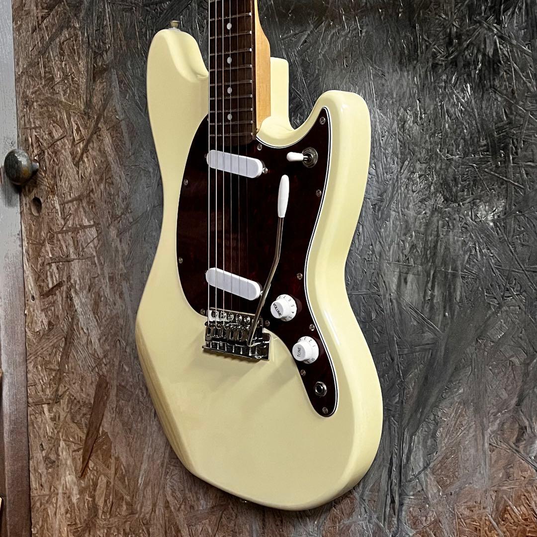 Vintage ムスタング エレキギター クリーム色 管AK Vintage ムスタング エレキギター クリーム色 管AK - メルカリ