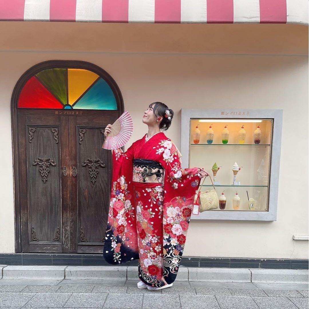 華やかな赤色の振袖　4〜6点フルセット 振袖フルセット 振袖セット 振袖 Lサイズ 赤×桜吹雪 美品 成人式 着物