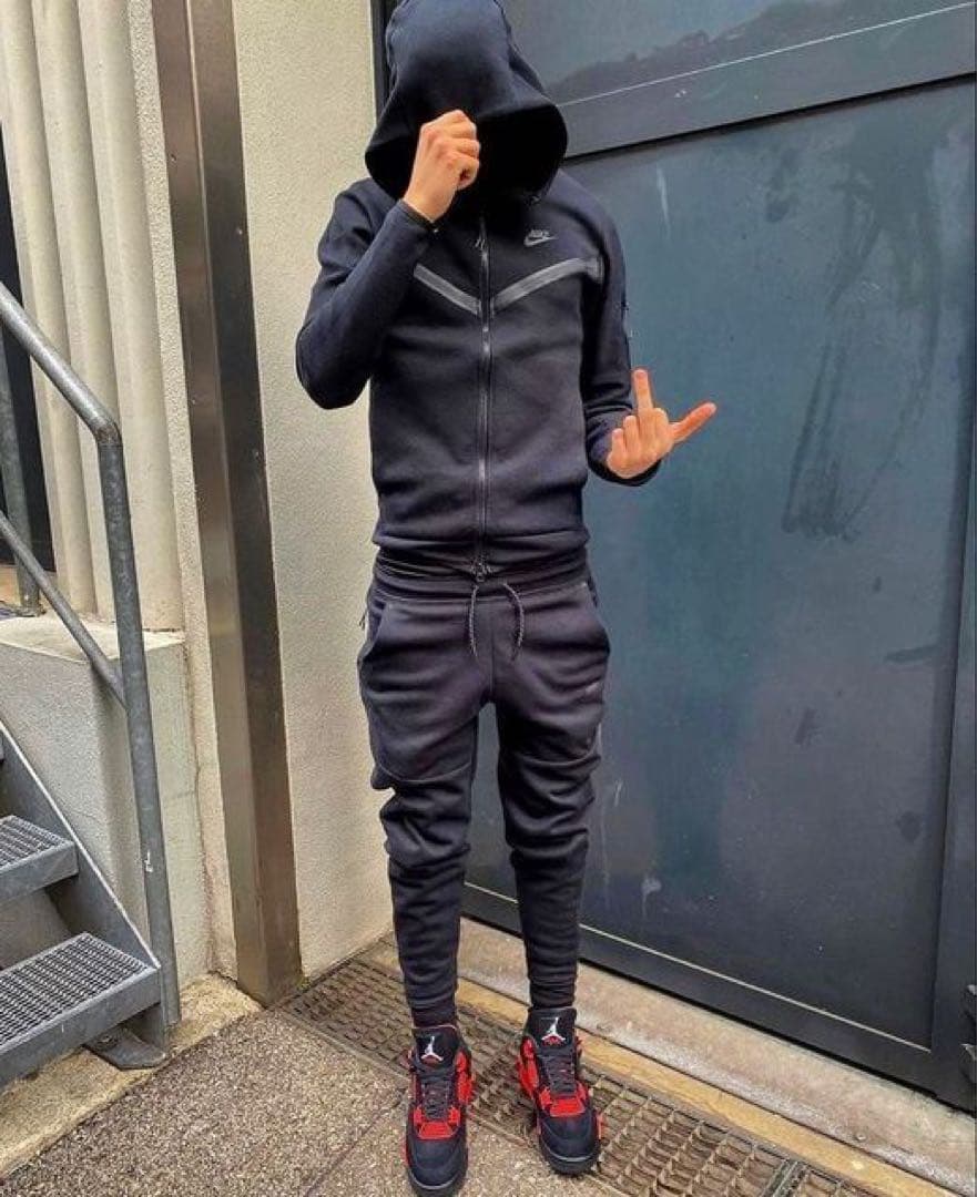 ナイキテックフリース　セットアップ　上下　Mサイズ　セントラルシー 大人気！Nike テックフリース セットアップ ☆central cee着用 (Nike